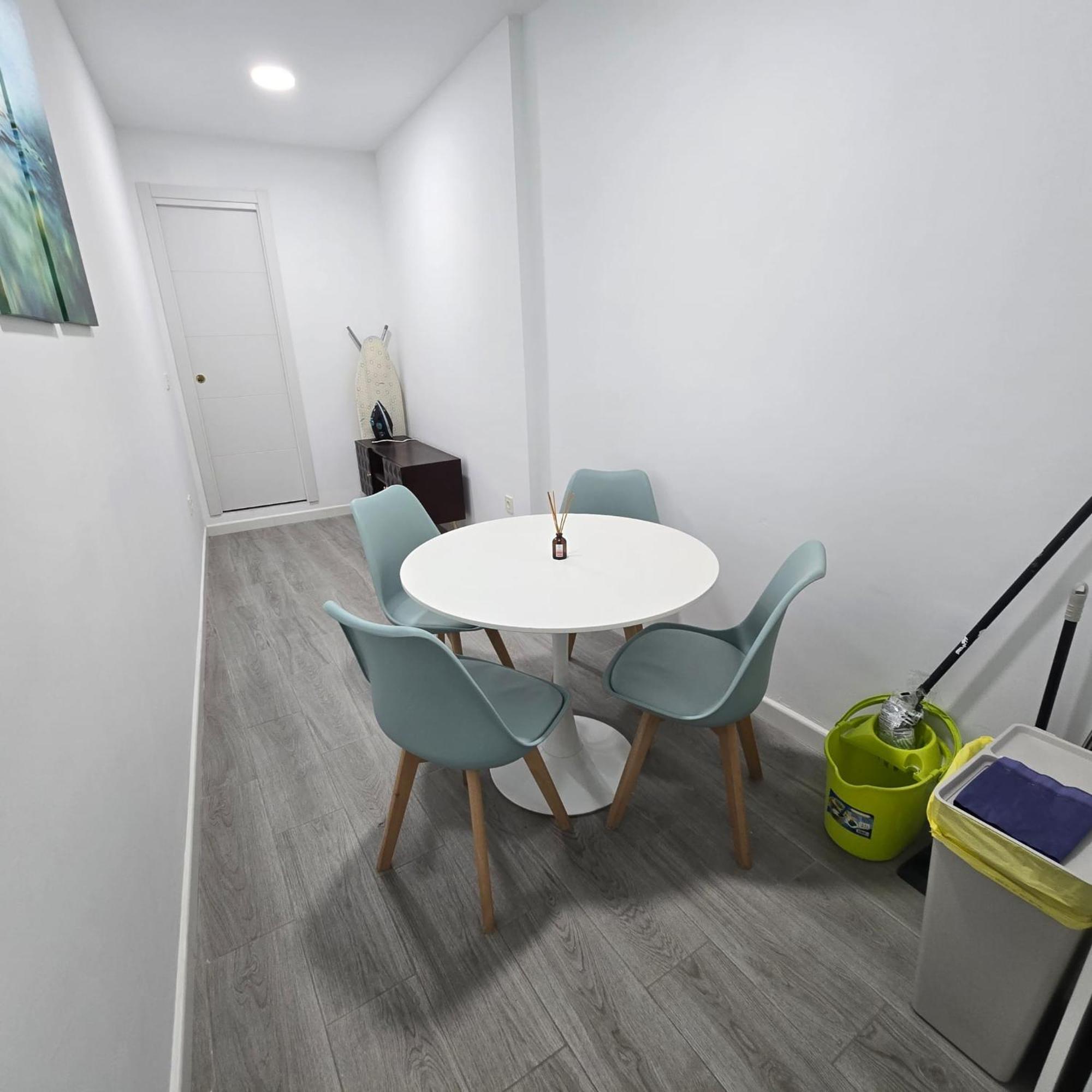2 Rooms Con Terraza Málaga Buitenkant foto